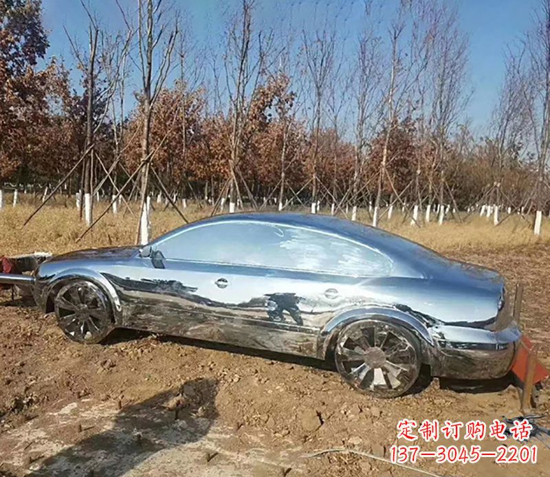 不銹鋼車模雕塑2