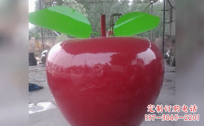 不銹鋼蘋果雕塑描繪出美麗的景觀 不銹鋼蘋果雕塑描繪出美麗的景觀