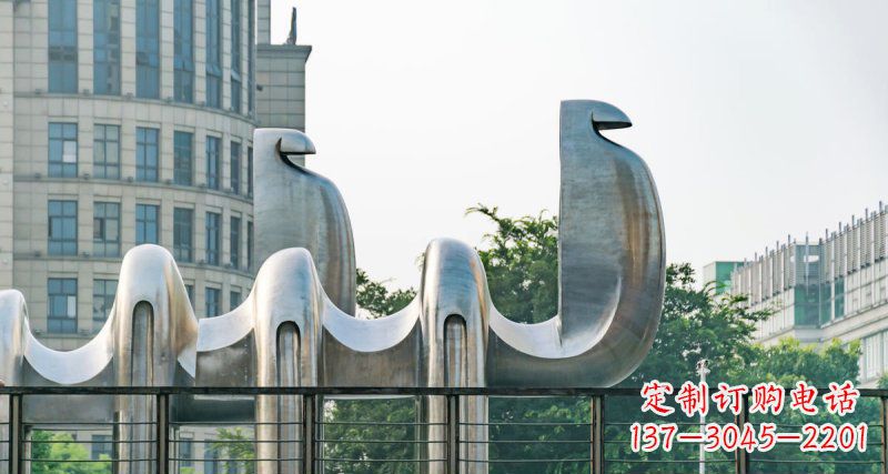 不銹鋼駱駝給街邊帶來美麗
