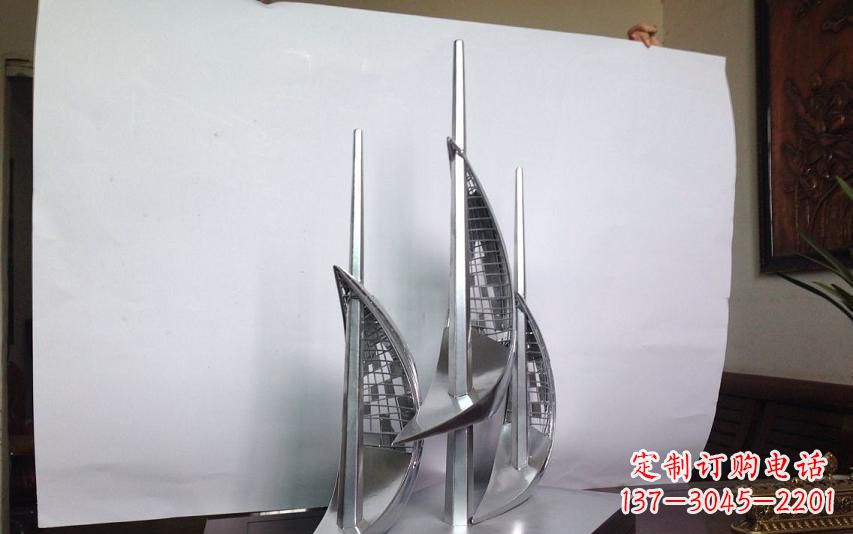 不銹鋼帆船乘風破浪雕塑