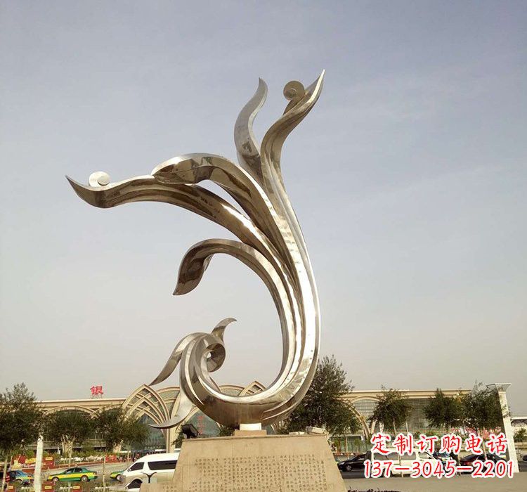 鳳凰雕塑，讓不銹鋼廣場更加精彩