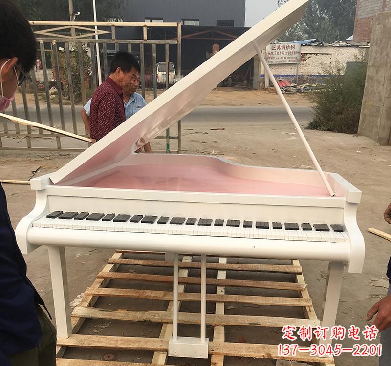 不銹鋼鋼琴雕塑融合音樂與藝術的完美結合 不銹鋼鋼琴雕塑融合音樂與藝術的完美結合