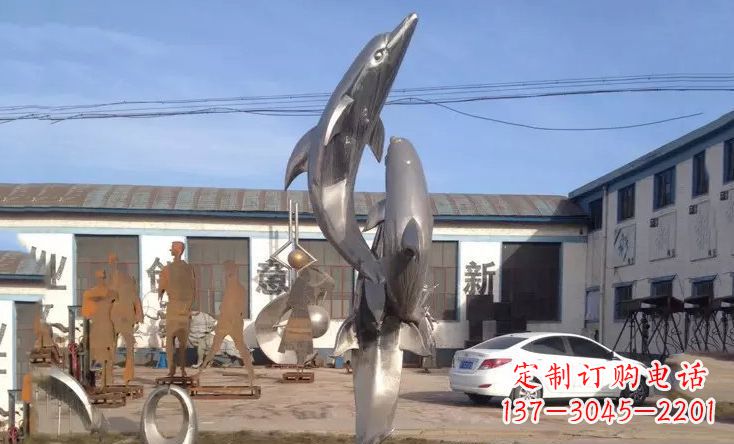 不銹鋼海豚嬉戲雕塑精美的藝術(shù)視覺
