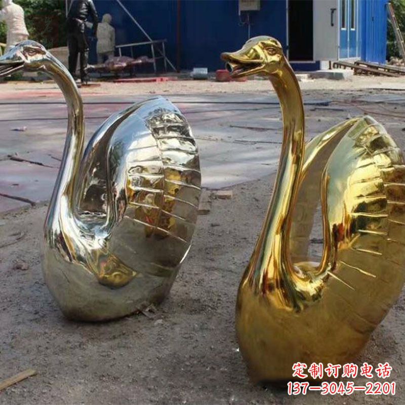 不銹鋼天鵝雕塑精美而絢麗