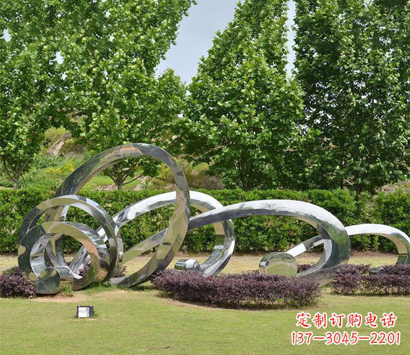 不銹鋼鏡面花環雕塑
