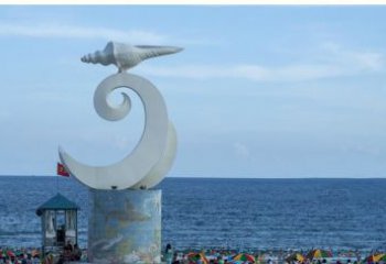 海浪與海螺雕塑的結合——不銹鋼景區(qū)的美景