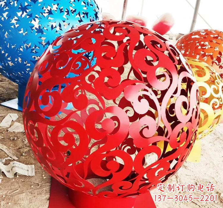 不銹鋼烤漆鏤空球雕塑