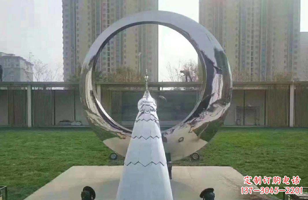 不銹鋼孔雀雕塑：精美外形，精美細節