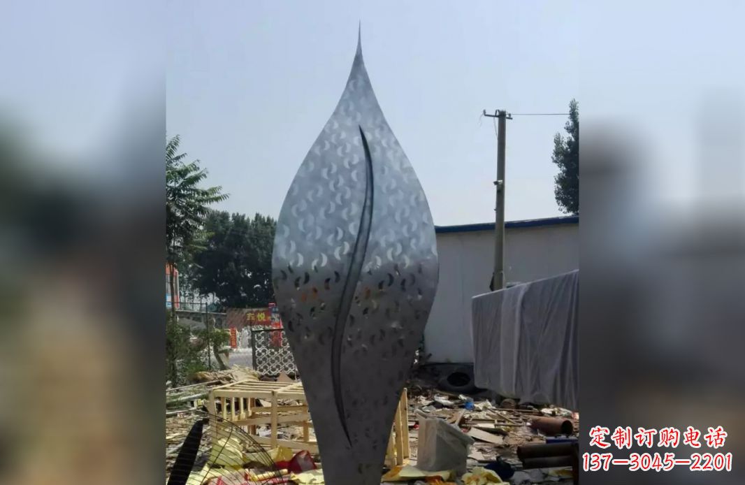 不銹鋼棱形廣場景觀雕塑