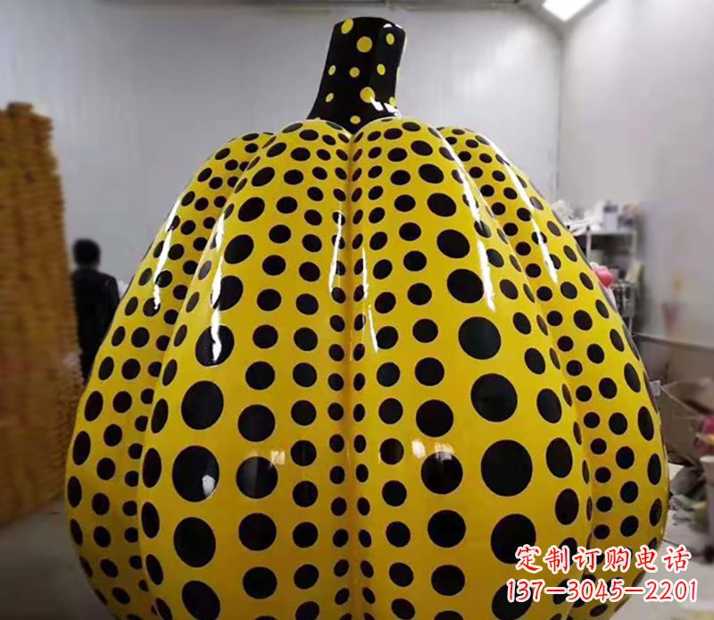 不銹鋼鏤空南瓜雕塑