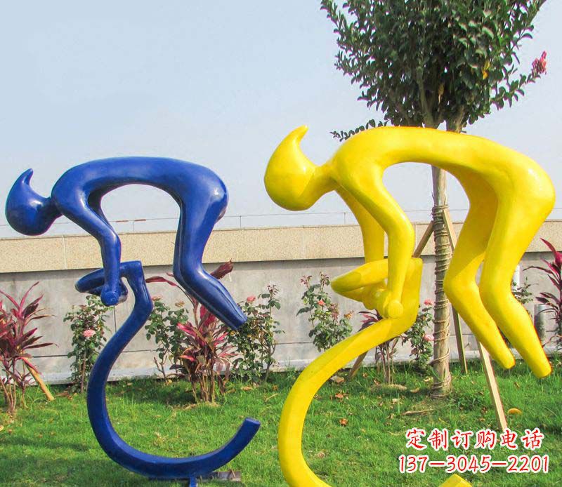 不銹鋼騎自行車廣場景觀雕塑——給城市帶來活力