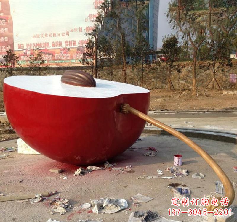 不銹鋼蘋果雕塑美麗與現(xiàn)代的融合