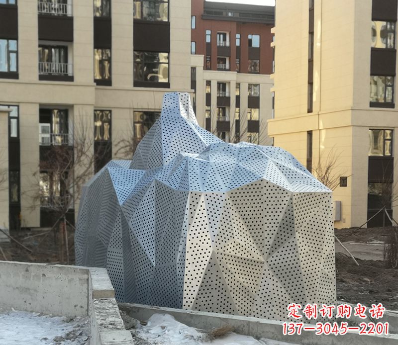 不銹鋼小區假山雕塑雕塑點綴小區美景