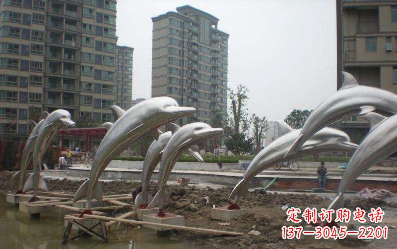 海豚雕塑——欣賞不銹鋼小區的精美絕倫