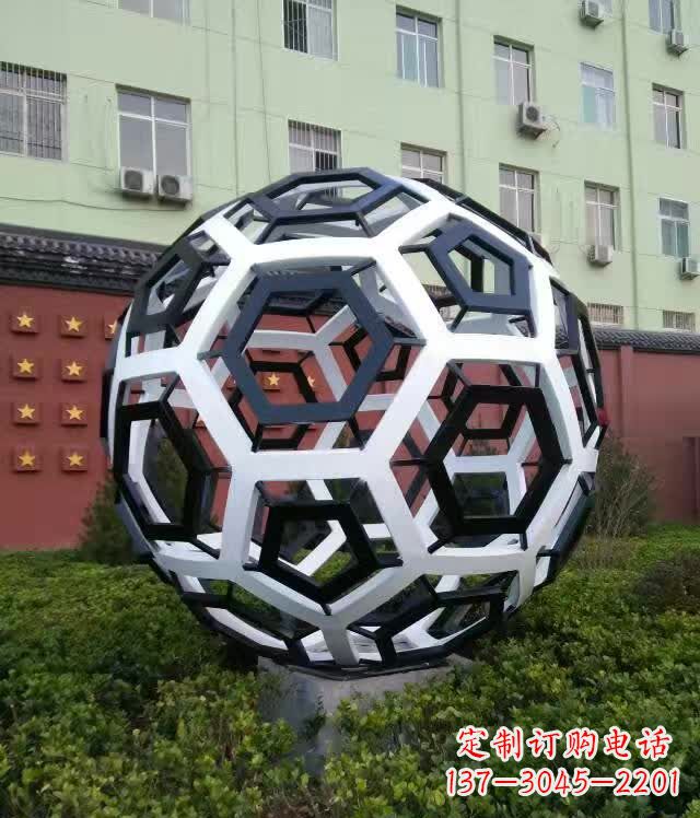 不銹鋼足球雕塑締造校園新風貌