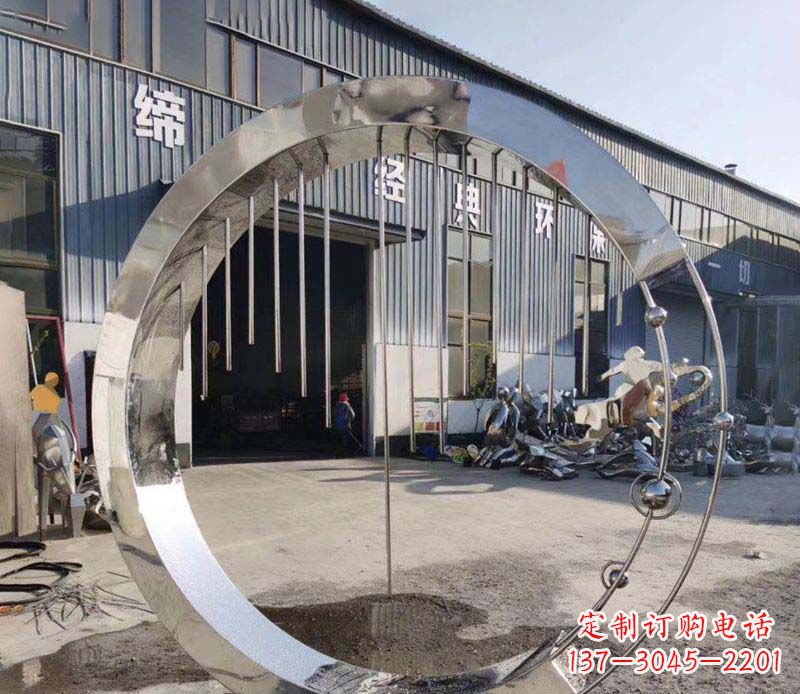 不銹鋼旋轉流水圓環雕塑