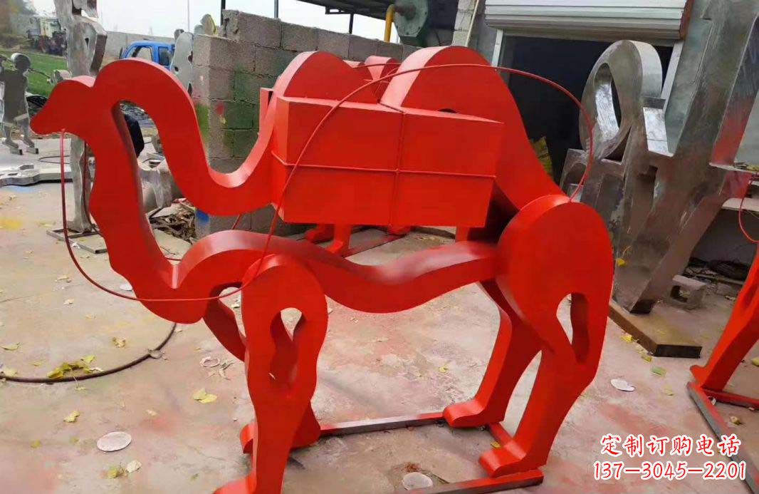 不銹鋼藝術(shù)駱駝雕塑——雕塑精美的藝術(shù)之作