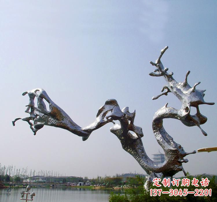 不銹鋼水滴雕塑體現自然之美