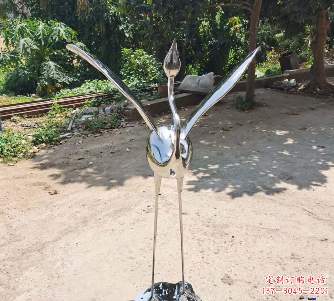 不銹鋼仙鶴雕塑——傳承靈動之美