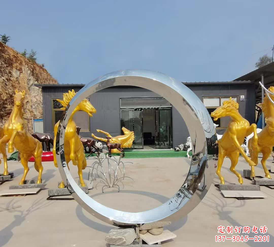 不銹鋼造型圓環(huán)景觀雕塑