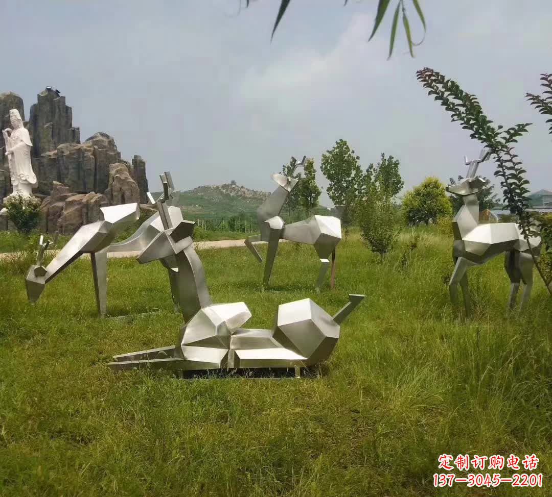 不銹鋼鍛造的小鹿雕塑