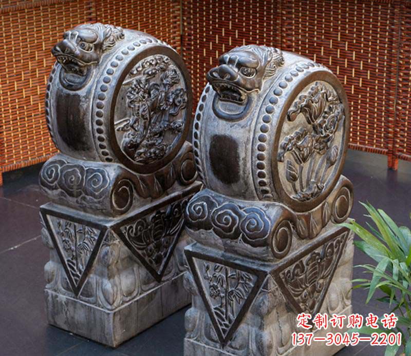 仿古石門墩雕塑，提升茶樓景觀