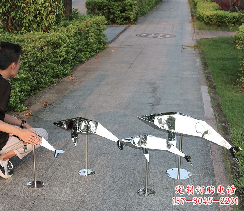 抽象不銹鋼幾何海豚雕塑