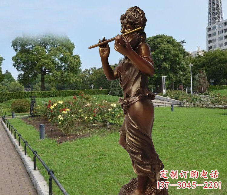 美女雕塑把美景變成靜物