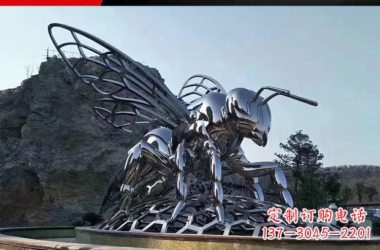 優雅活潑的不銹鋼大型螞蟻雕塑