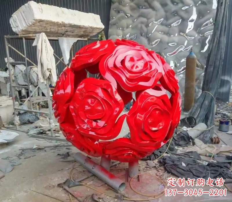 優雅柔美的玫瑰雕塑