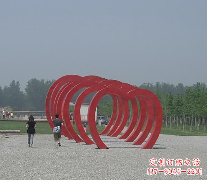 不銹鋼心形拱門雕塑