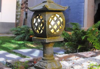仿古庭院石雕燈籠，精美雕刻點(diǎn)亮家園
