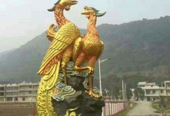 瑞鳥鳳凰鎏金雕塑，點綴公園景區