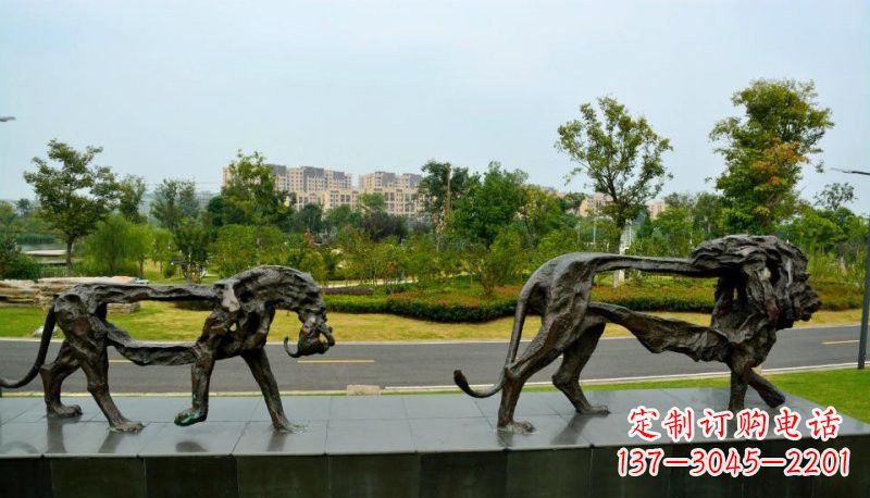 象征力量的公園動物獅子雕塑