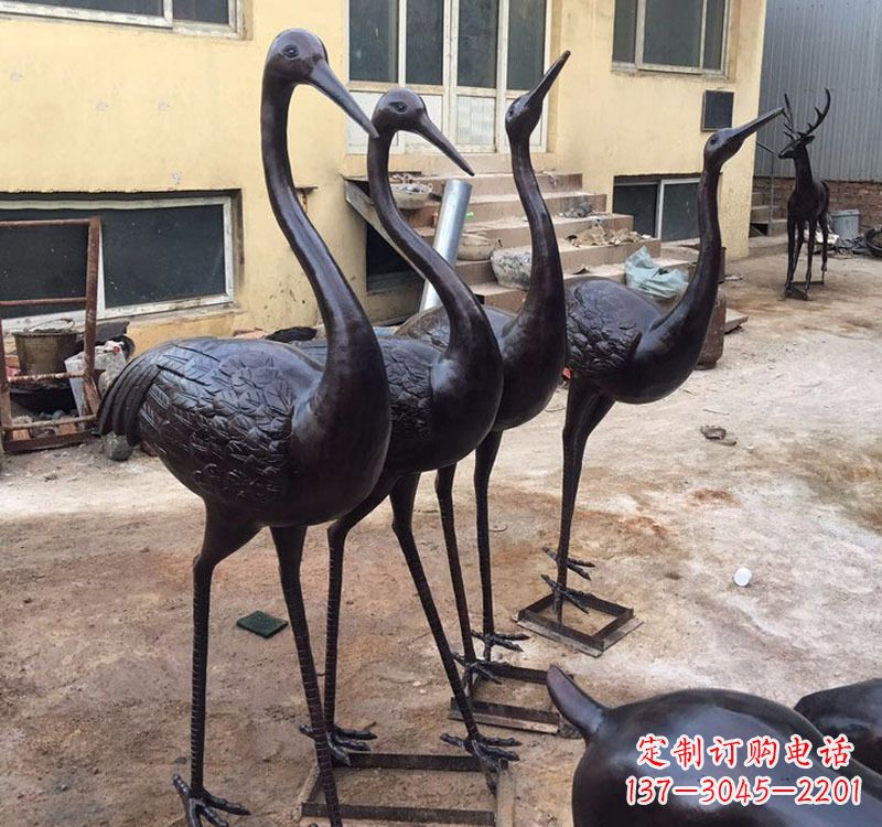 雕刻精致靈動的丹頂鶴銅雕 雕刻精致靈動的丹頂鶴銅雕