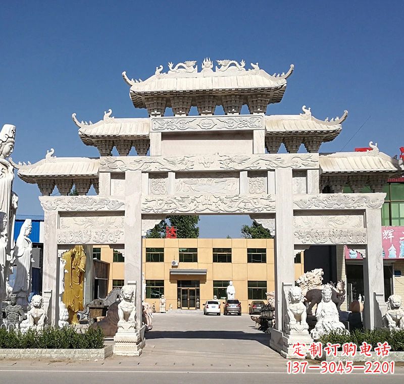 廣場(chǎng)石雕牌坊
