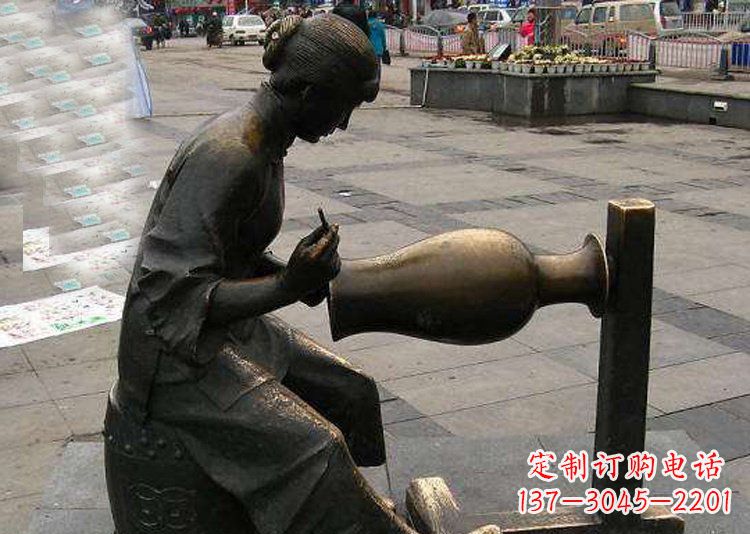 廣場(chǎng)銅雕修花盆人物雕塑