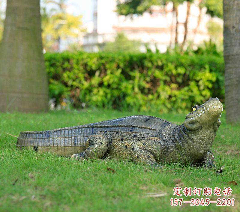 合嘴仿真鱷魚公園園林草坪動物雕塑擺件