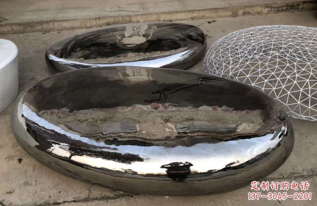 享受藝術的魅力，請選擇中領雕塑的鏡面不銹鋼鵝卵石雕塑