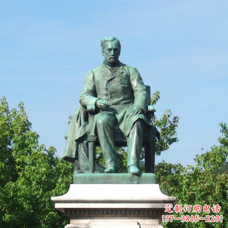路易斯·巴斯德坐姿銅雕像-景區園林著名醫學人物雕塑