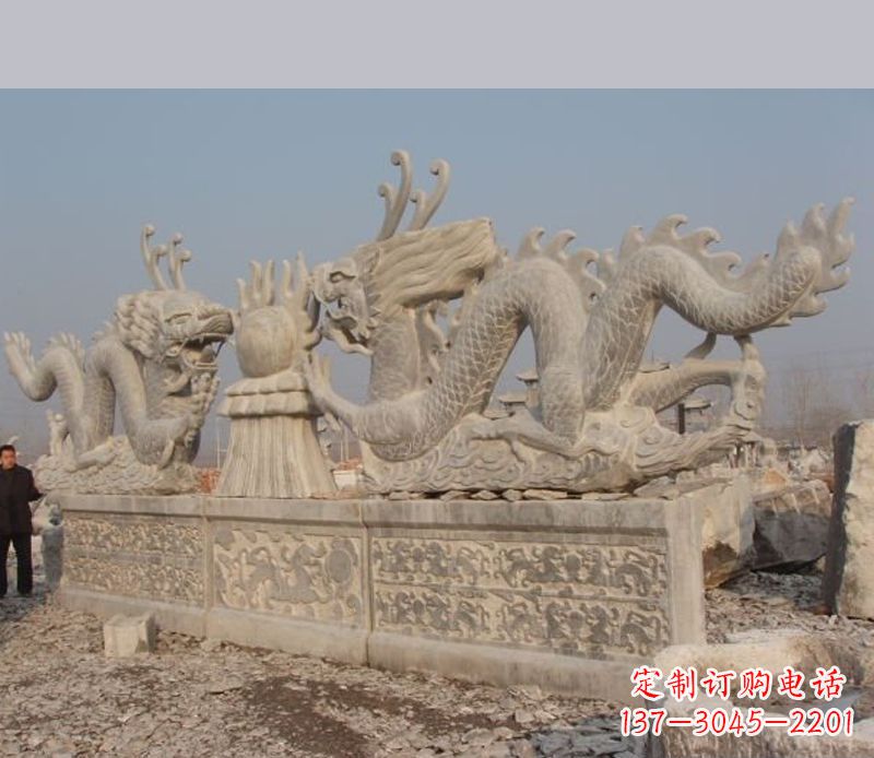 雙龍戲珠石雕