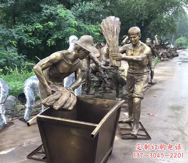 銅雕廣場農(nóng)民工